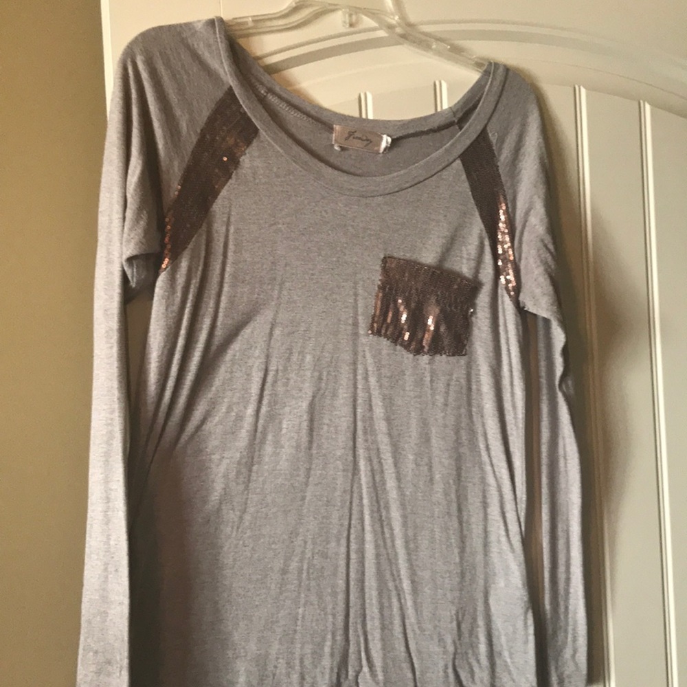 Long sleeve tee